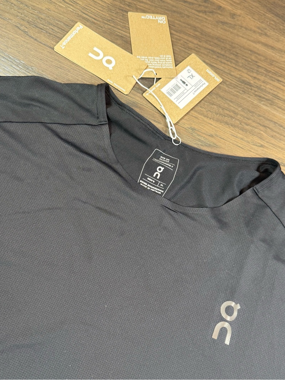 On Running Men's Black Short Sleeve Performance T